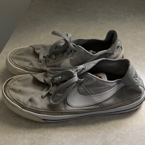 Nike Court legacy size 8 gray